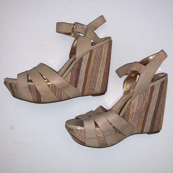 BCBGeneration Beige Striped T-Strap Wedge Platform Shoes 6 - Picture 2 of 6